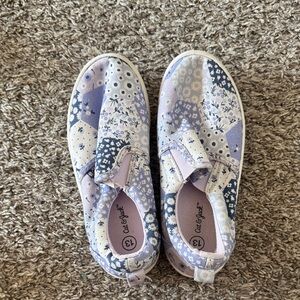 Cat & Jack Kids Patchwork Floral Sneakers - Lavender and White